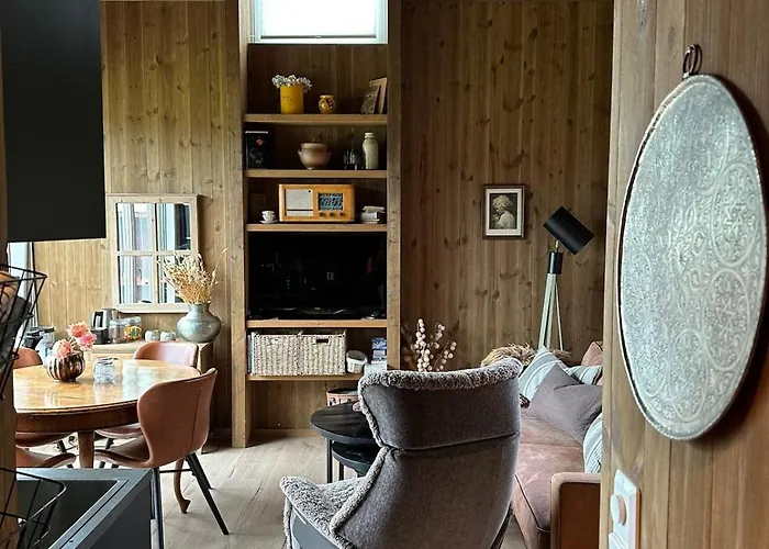 Architectural Gem With Fjord View * Holmedal