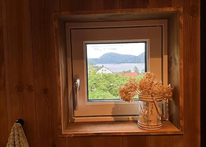 Architectural Gem With Fjord View בית נופש *